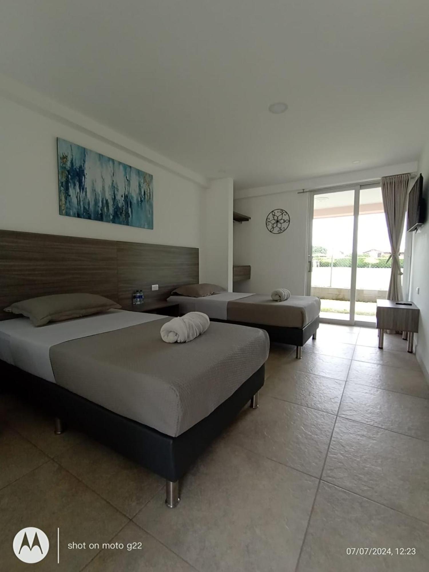 Hotel Palo Grande Cf Pereira Combia Baja Extérieur photo