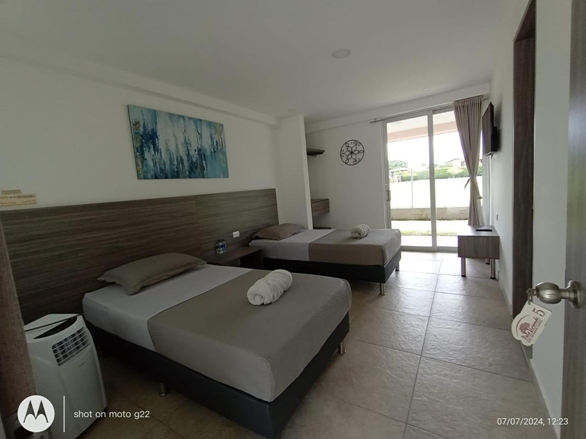 Hotel Palo Grande Cf Pereira Combia Baja Extérieur photo